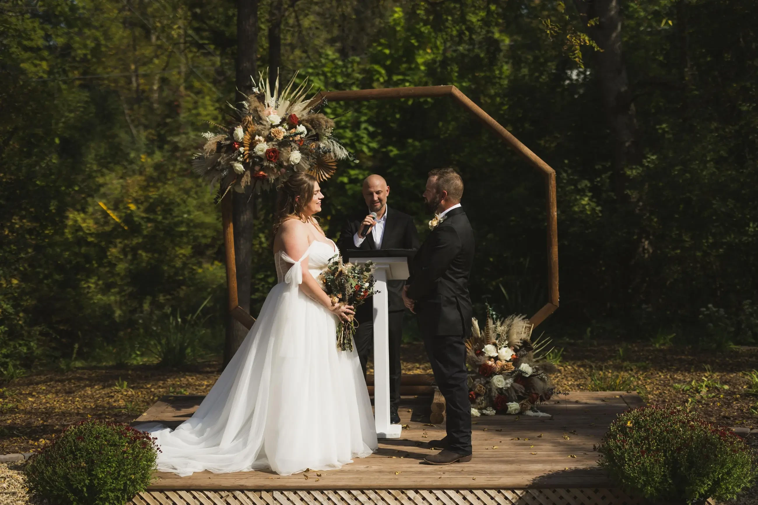 Alyssa & Benjamin. Desktop Image