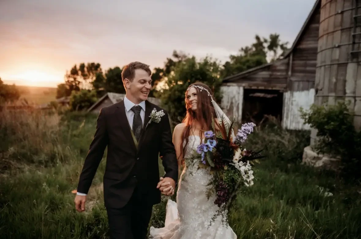 Arienne & Kevin. Desktop Image